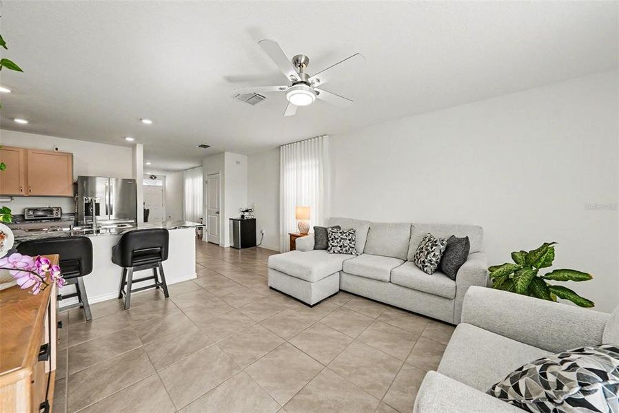 Furnished interior view inside a new home in , Wesley Chapel (Image 13).