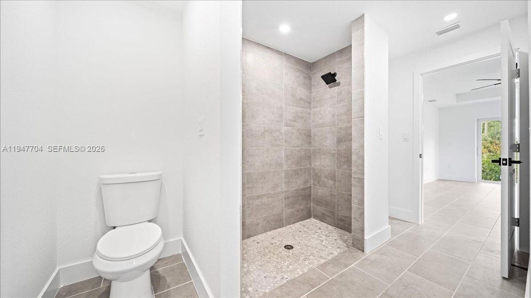 Furnished interior view inside a new home in , Cape Coral (Image 6).