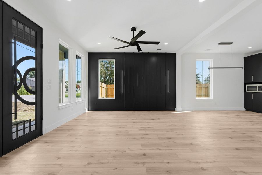 Spacious, unfurnished interior of a new home in , Channelview (Image 18).