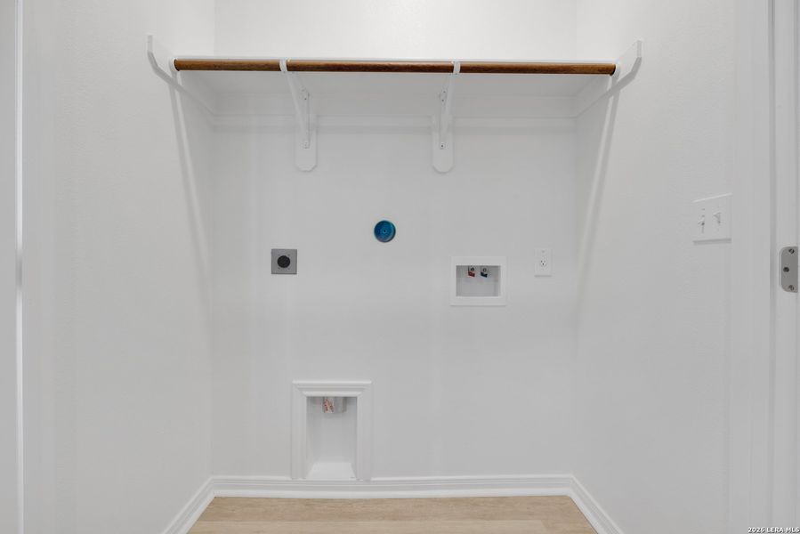 Spacious, unfurnished interior of a new home in , San Antonio (Image 12).