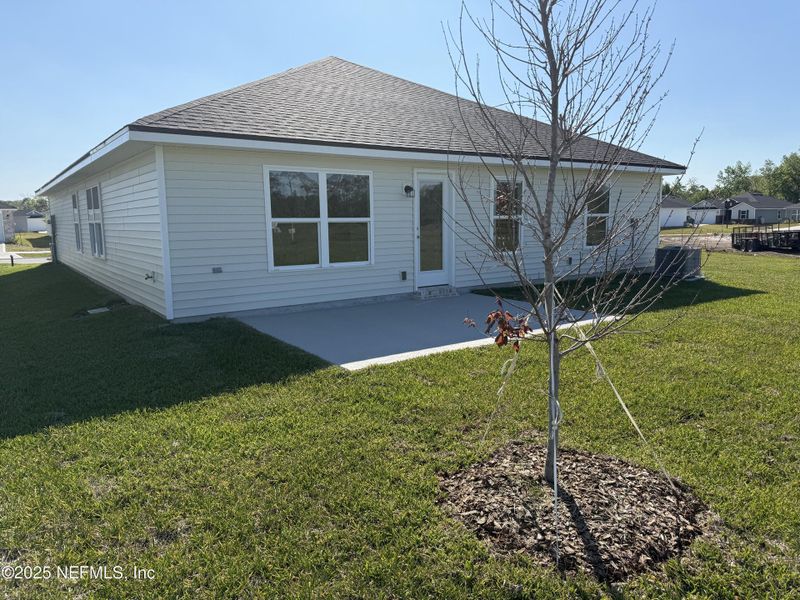 Exterior details and patio area of a home in Summerglen, Jacksonville (Image 4). Exterior details and patio area of a home in Summerglen, Jacksonville (Image 4).