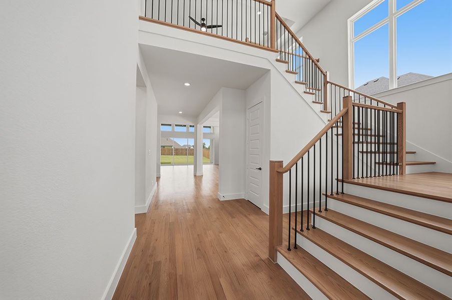 Spacious, unfurnished interior of a new home in Winding Creek, Rockwall (Image 21). Spacious, unfurnished interior of a new home in Winding Creek, Rockwall (Image 21).