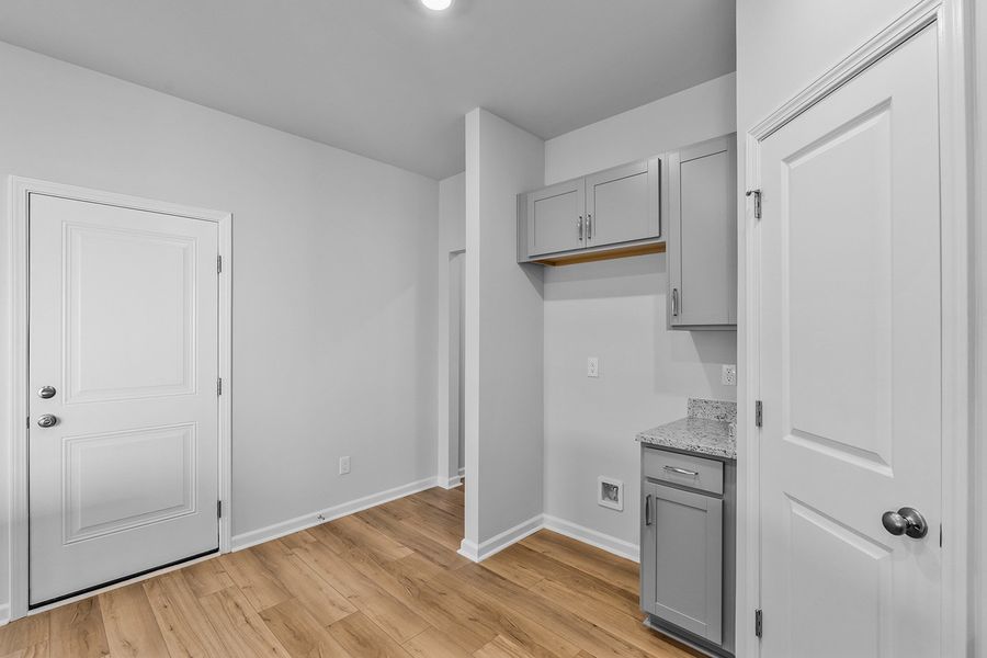 Image 35 of a home in Hanes Lake.