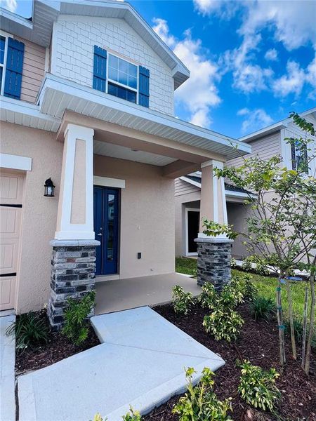 Exterior details and patio area of a home in , St. Cloud (Image 2).