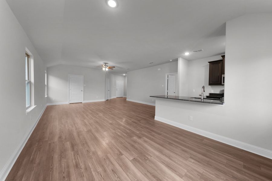Spacious, unfurnished interior of a new home in Stonecreek, Sulphur Springs (Image 19). Spacious, unfurnished interior of a new home in Stonecreek, Sulphur Springs (Image 19).