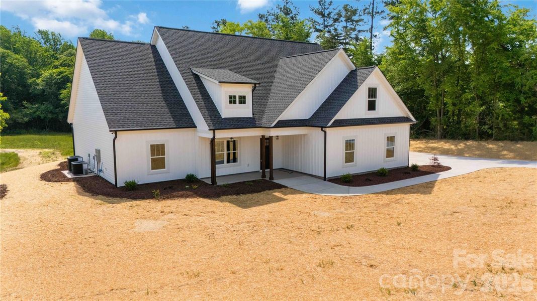 Image 36 of a home in .