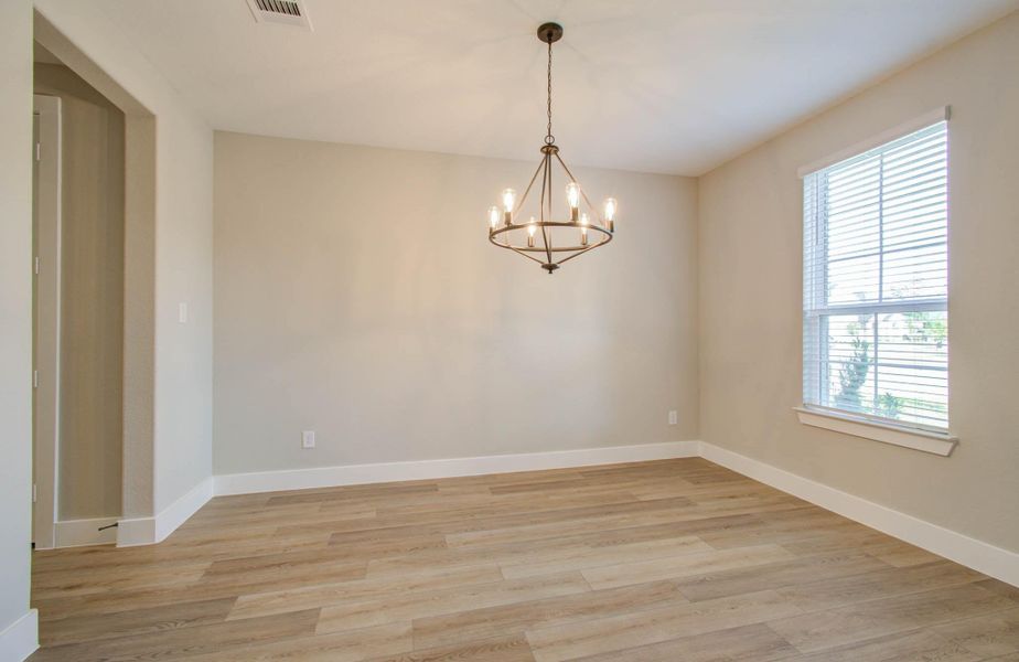 Spacious, unfurnished interior of a new home in Harper's Preserve - Classic Series, Conroe (Image 30).
