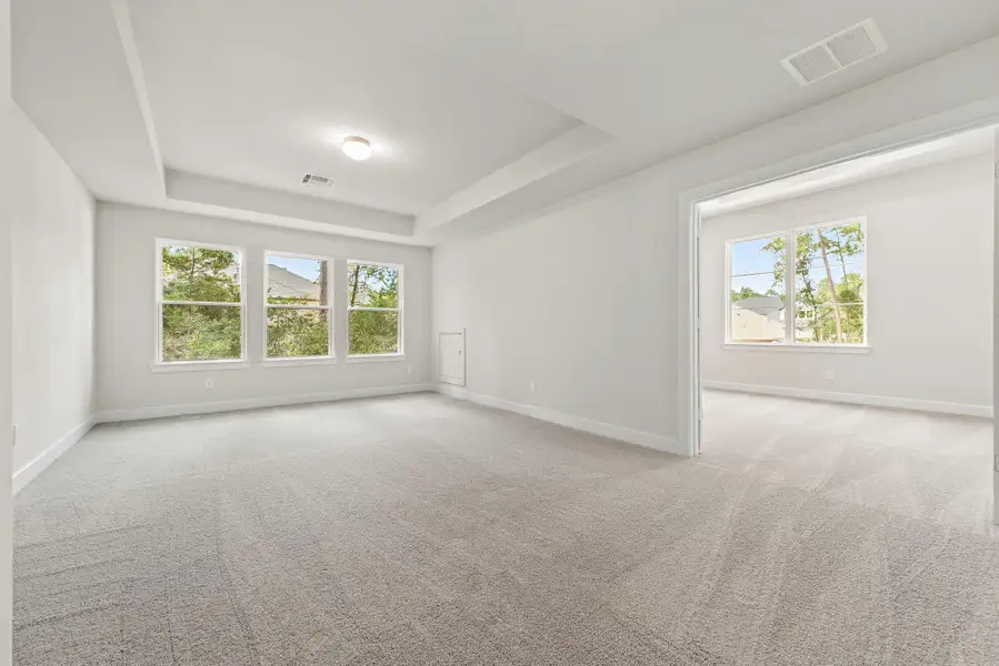 Representative image. Features, selections and colors may vary.