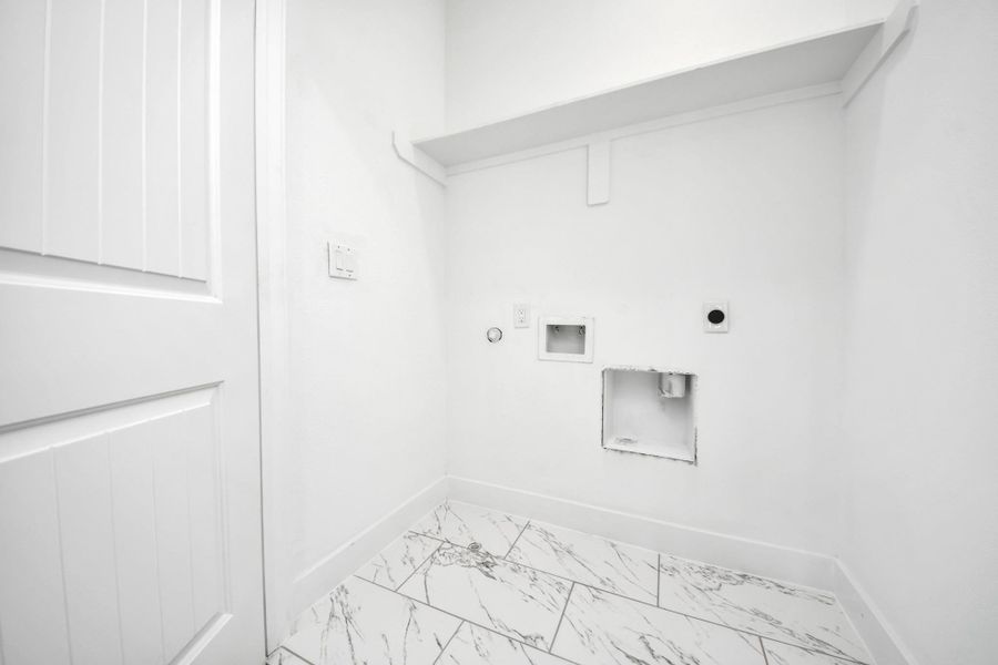 Spacious, unfurnished interior of a new home in , Houston (Image 14).