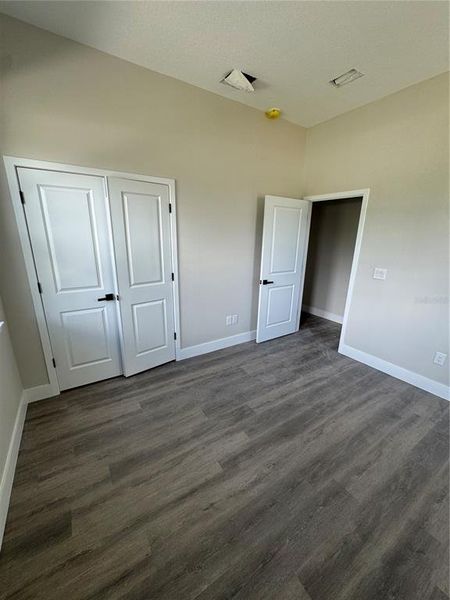 Spacious, unfurnished interior of a new home in , Leesburg (Image 24).