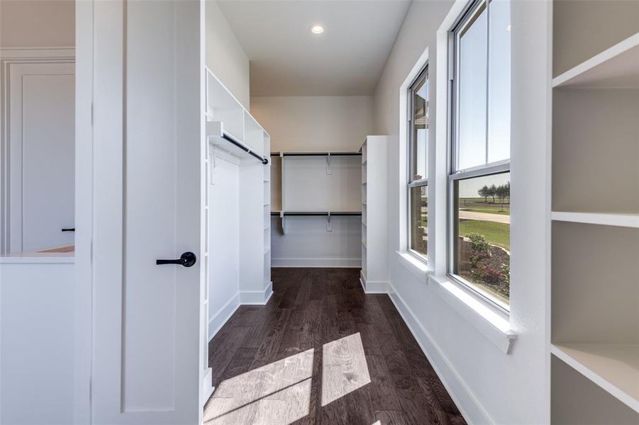 Spacious, unfurnished interior of a new home in , Nevada (Image 25).