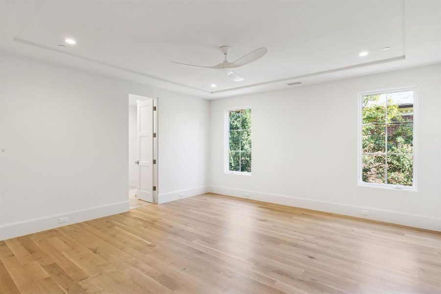 Spacious, unfurnished interior of a new home in Highland Park, Dallas (Image 22).