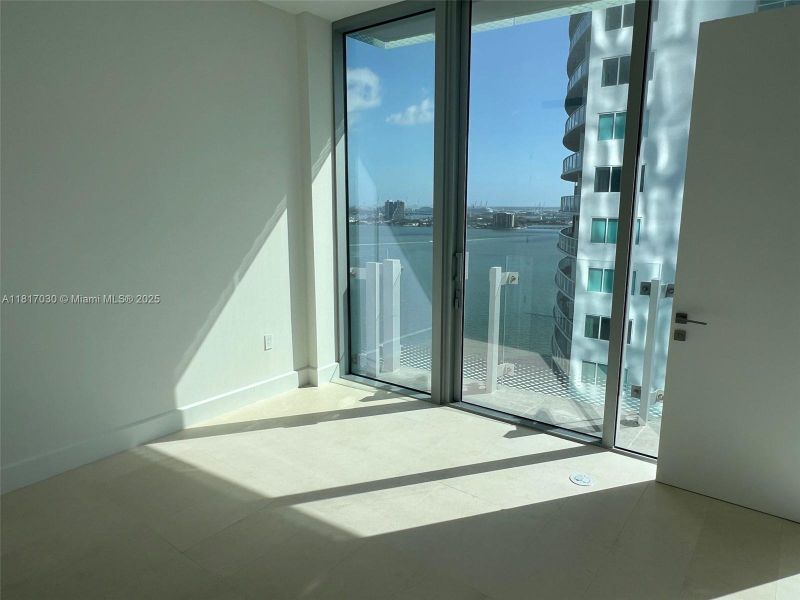 Spacious, unfurnished interior of a new home in Missoni Baia, Miami (Image 16).