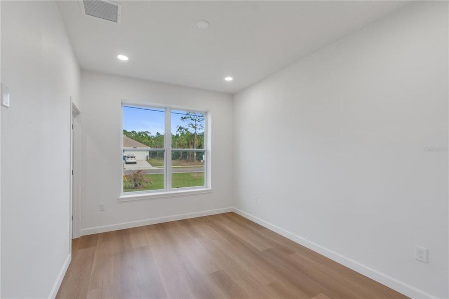 Spacious, unfurnished interior of a new home in , Palm Bay (Image 25).