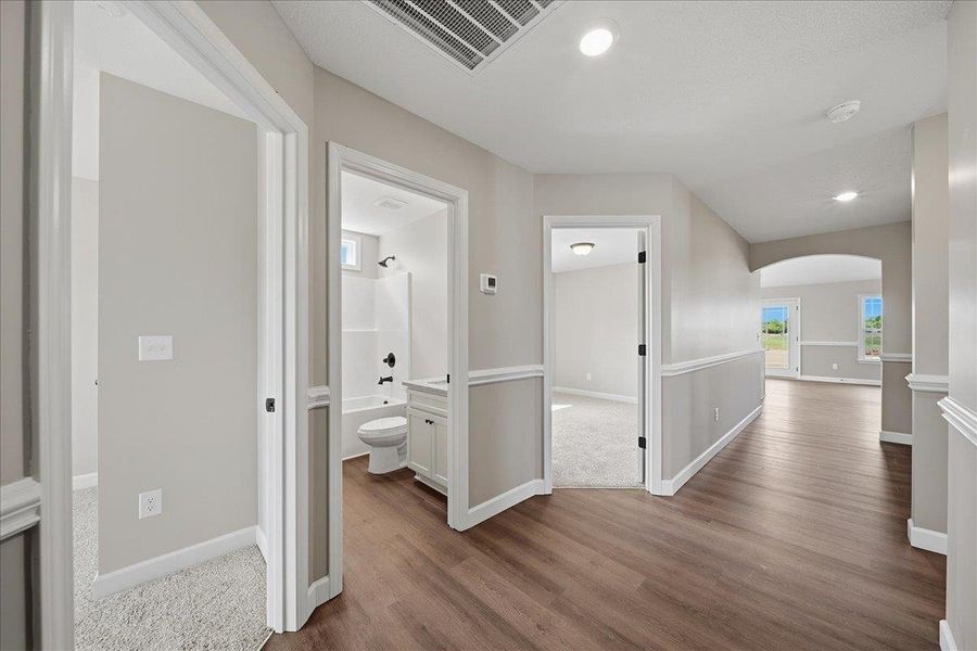 Spacious, unfurnished interior of a new home in Bent Tree, Gaffney (Image 16).