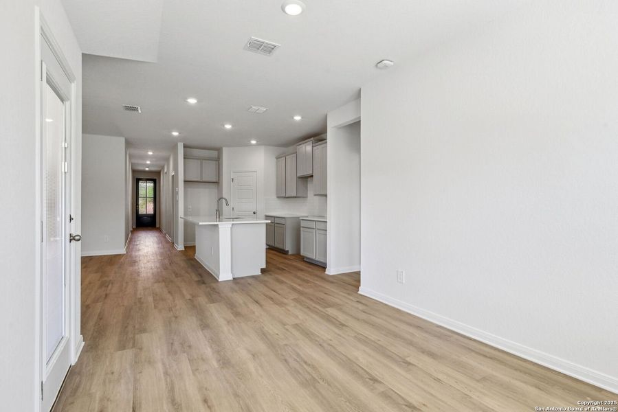 Spacious, unfurnished interior of a new home in Royal Crest, San Antonio (Image 31). Spacious, unfurnished interior of a new home in Royal Crest, San Antonio (Image 31).
