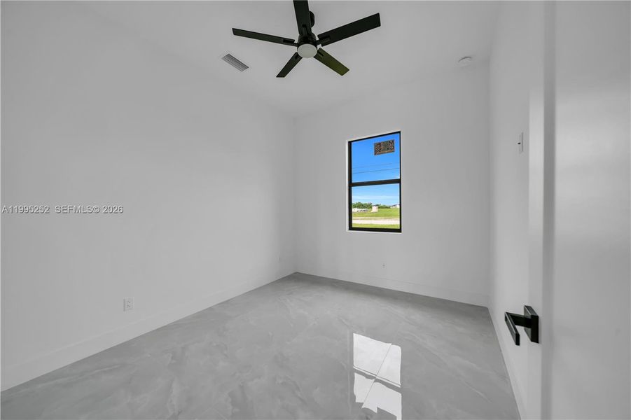 Spacious, unfurnished interior of a new home in , Cape Coral (Image 29).