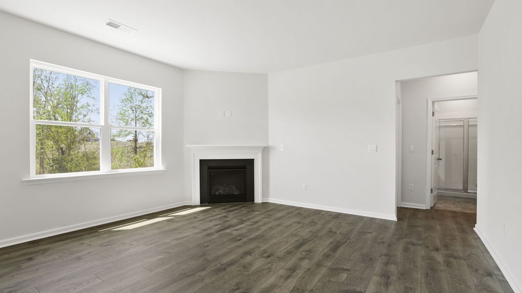 Spacious, unfurnished interior of a new home in Spring Ridge, Anderson (Image 22).