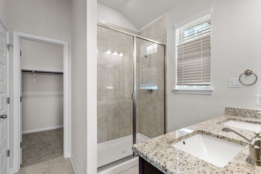 Representative furnished interior of a home built from the Travis by Beazer Homes in Veranda, San Antonio (Image 6).