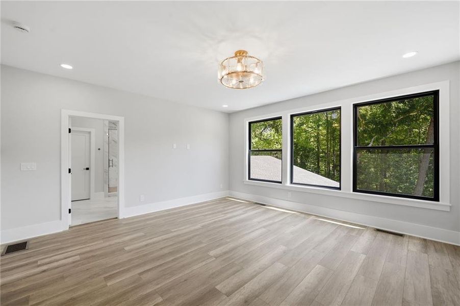 Spacious, unfurnished interior of a new home in , Roswell (Image 26).