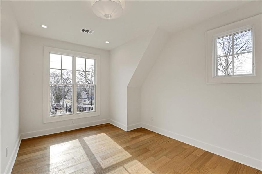 Spacious, unfurnished interior of a new home in , Gainesville (Image 48).