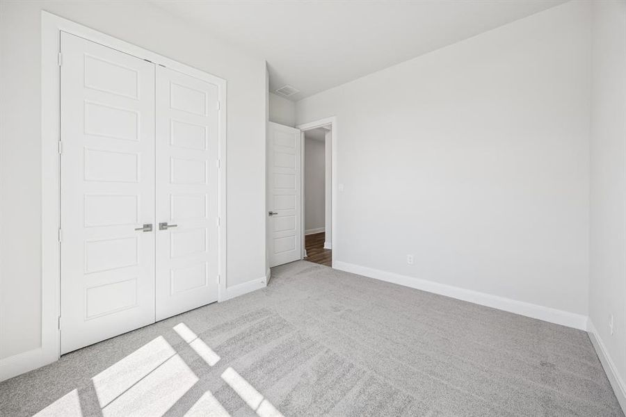 Spacious, unfurnished interior of a new home in Sandbrock Ranch, Aubrey (Image 21). Spacious, unfurnished interior of a new home in Sandbrock Ranch, Aubrey (Image 21).