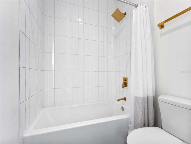 Image 37 of a home in .