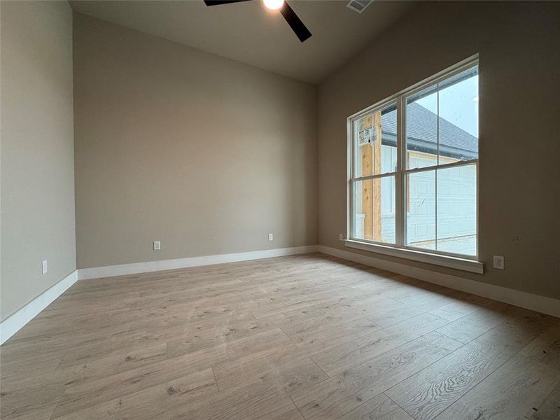 Spacious, unfurnished interior of a new home in Coyote Crossing, Godley (Image 9).