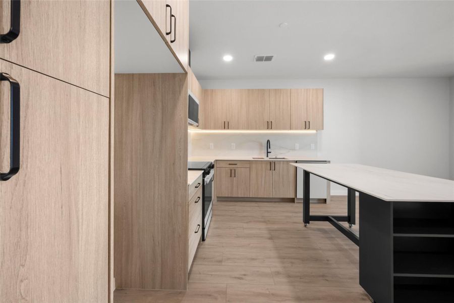 Furnished interior view inside a new home in Dovetail, New Braunfels (Image 10).