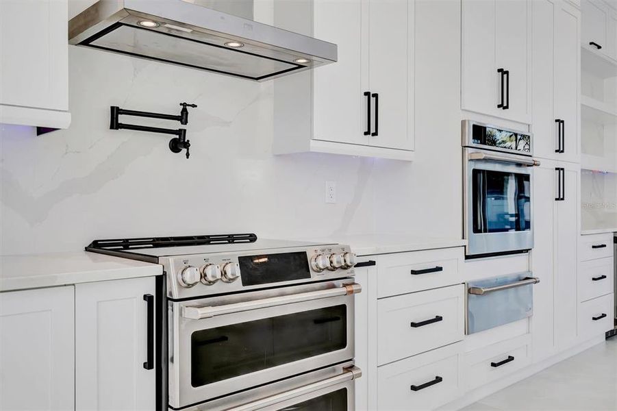 Furnished interior view inside a new home in , Sarasota (Image 33).