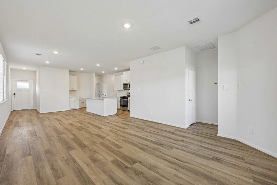 Spacious, unfurnished interior of a new home in Riviera Pines - Traditional Series, Huffman (Image 20).
