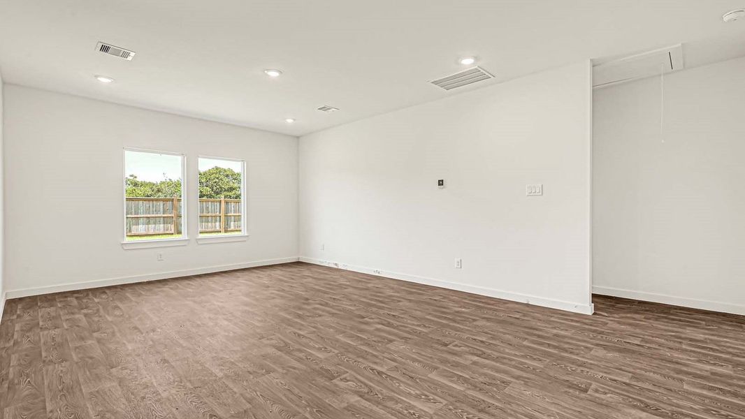 Representative unfurnished interior of a home built from the Midland - X40M by D.R. Horton in Holly Ridge, Rosenberg (Image 25). Representative unfurnished interior of a home built from the Midland - X40M by D.R. Horton in Holly Ridge, Rosenberg (Image 25).