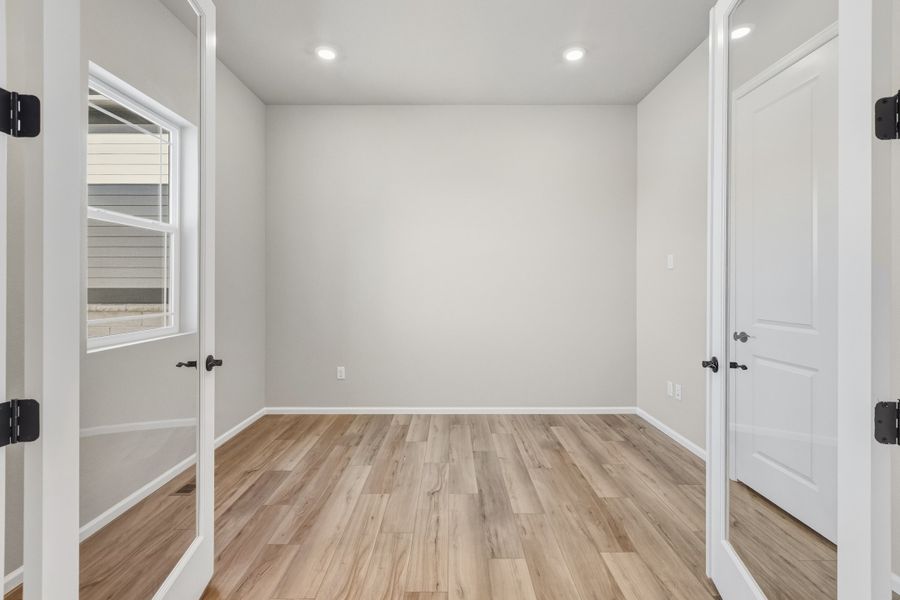 Spacious, unfurnished interior of a new home in Talon Pointe, Thornton (Image 17). Spacious, unfurnished interior of a new home in Talon Pointe, Thornton (Image 17).