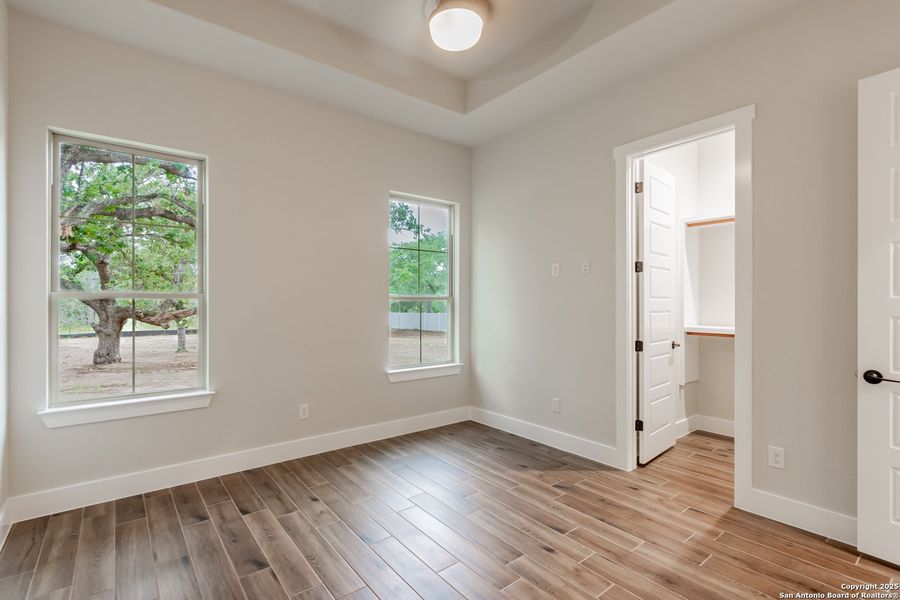 Spacious, unfurnished interior of a new home in , La Vernia (Image 50).