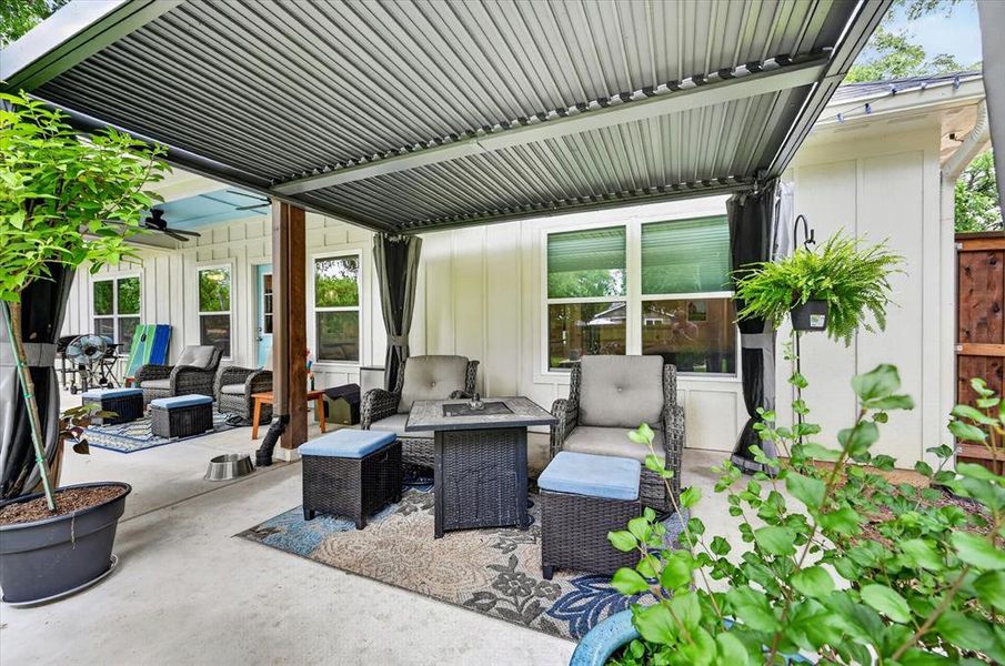 Exterior details and patio area of a home in , Cleburne (Image 22).