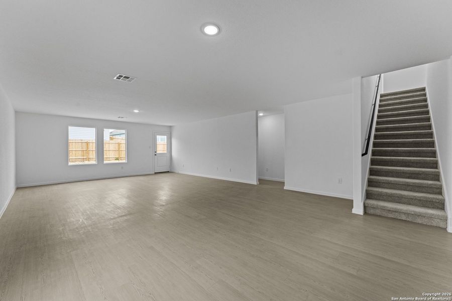 Spacious, unfurnished interior of a new home in Voss Farms, New Braunfels (Image 27).