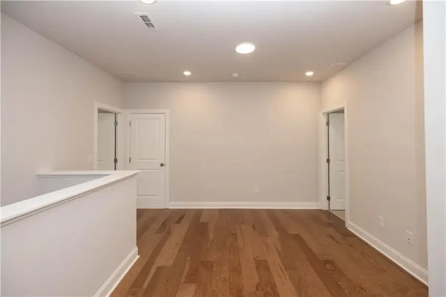 Spacious, unfurnished interior of a new home in Aberdeen, Hoschton (Image 61).