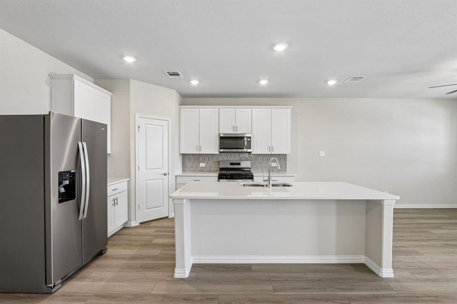 Furnished interior view inside a new home in Oak Ridge Park, Corinth (Image 9).
