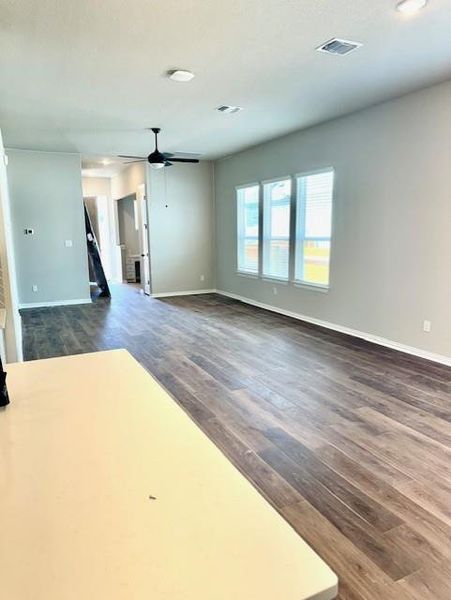 Spacious, unfurnished interior of a new home in Heritage, Dripping Springs (Image 28). Spacious, unfurnished interior of a new home in Heritage, Dripping Springs (Image 28).