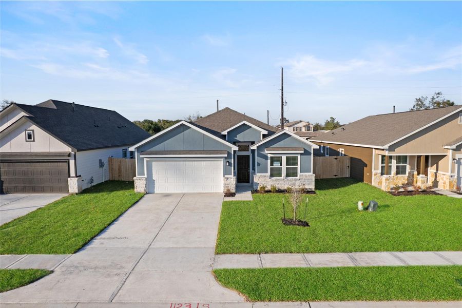 Image 22 of a home in Glendale Lakes.
