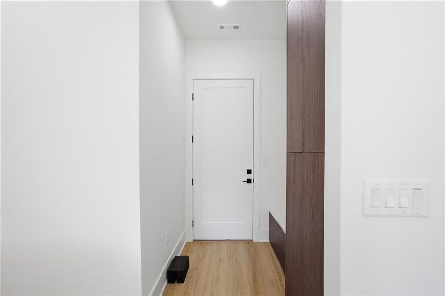 Spacious, unfurnished interior of a new home in , Duluth (Image 71).