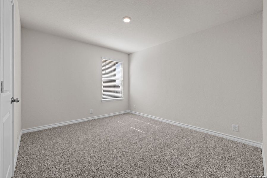 Spacious, unfurnished interior of a new home in Stonehill, San Antonio (Image 21).