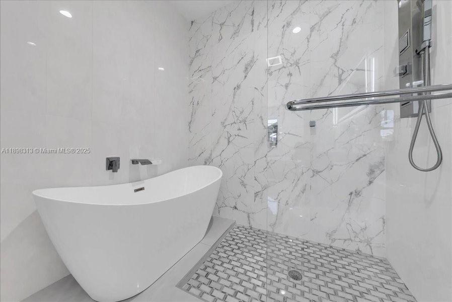 Furnished interior view inside a new home in , Lehigh Acres (Image 11). Furnished interior view inside a new home in , Lehigh Acres (Image 11).