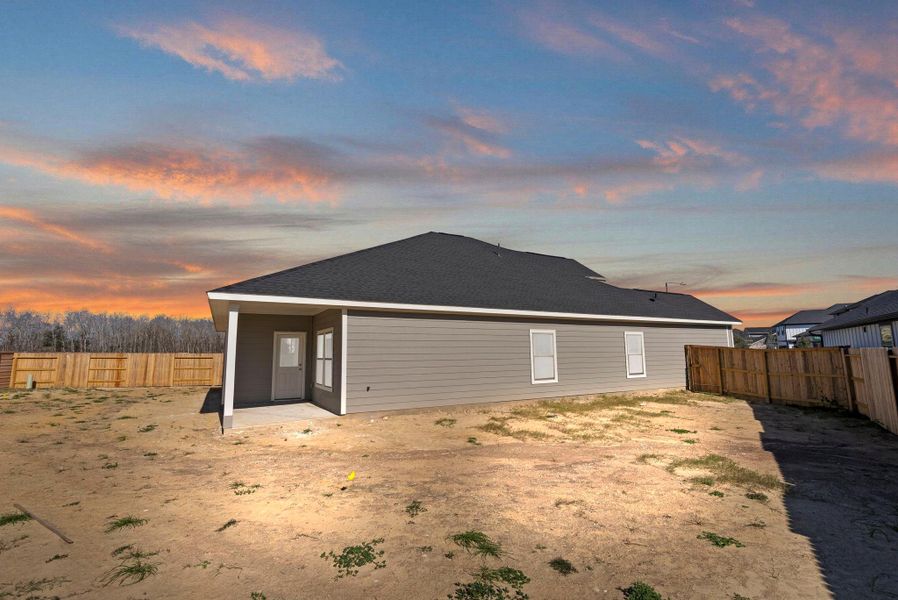 Exterior details and patio area of a home in , Alvin (Image 3).
