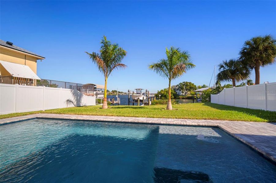 Exterior details and patio area of a home in , Apollo Beach (Image 32).