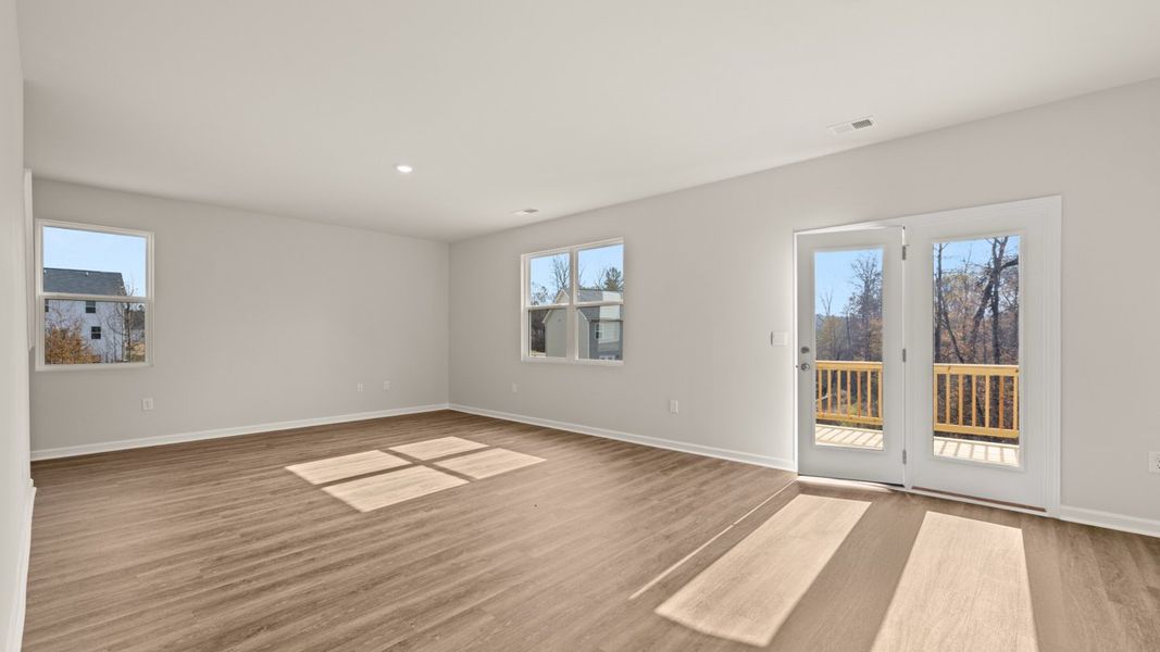 Spacious, unfurnished interior of a new home in Twin Lakes, Hoschton (Image 14).