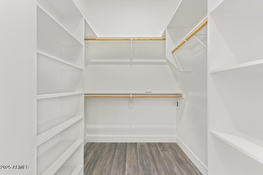 1913 W ADAMS Street 1913 W ADAMS Street