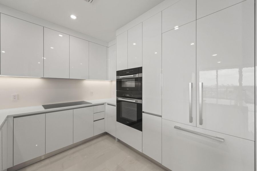 220 Lake Shore Drive - 13.jpg-FULL