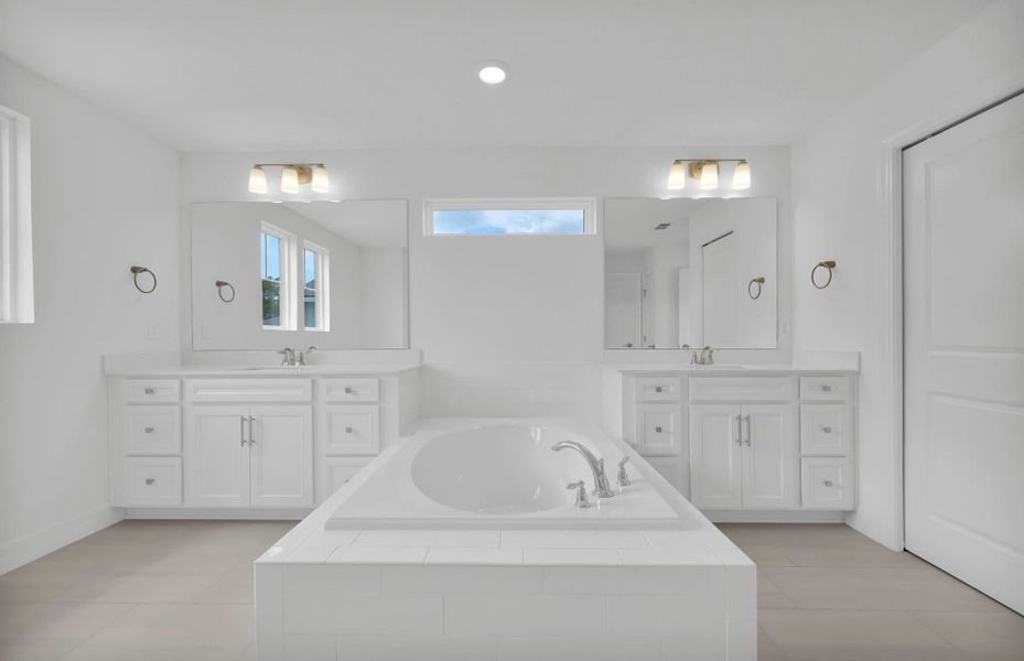 Roseland | Owner's Bathroom