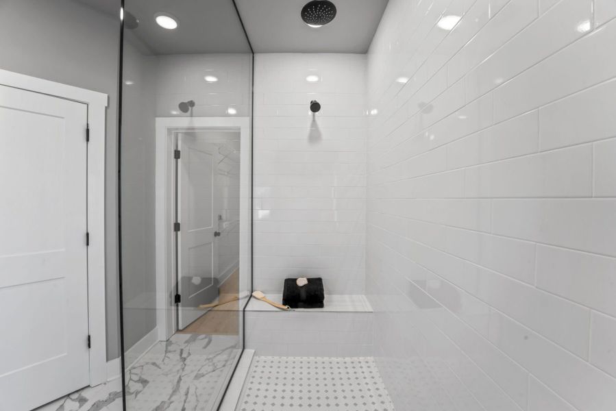 Owner's Bathroom Owner's Bathroom